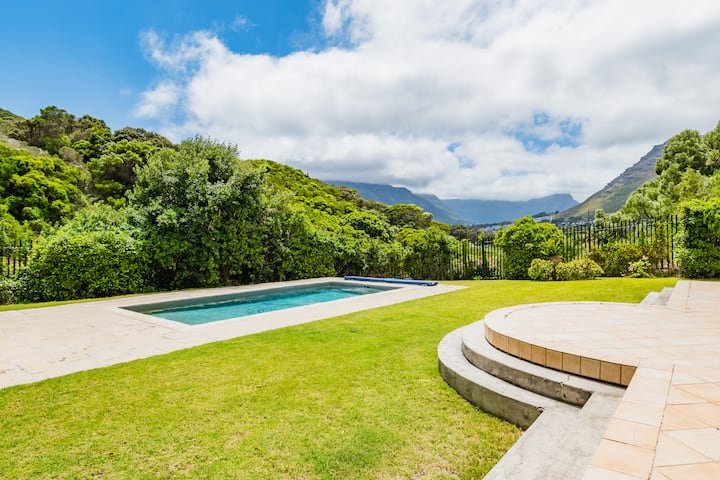 To Let 4 Bedroom Property for Rent in Hout Bay Western Cape